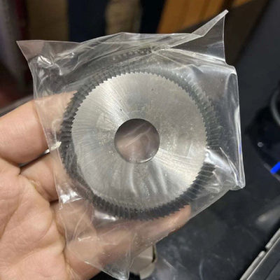 Caractéristiques de la serrure verticale à plage complète pour la découpe de disques et de fixations de machines