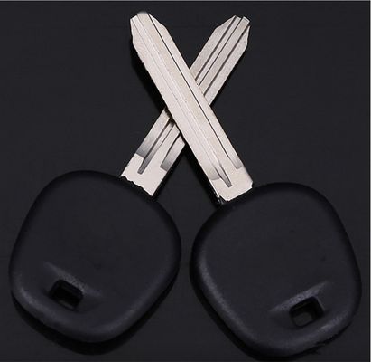 Logo personnalisé clé de voiture porte-clés en cuivre clé pour scooter ou porte F-436 batterie moto