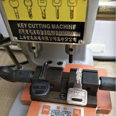 Machine à copier des clés verticales Automatique à double clé à tension 220V/50Hz-60Hz
