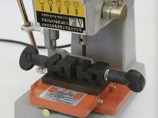 13.5kg Verticale machine à couper les clés pour les clés de voiture et de maison