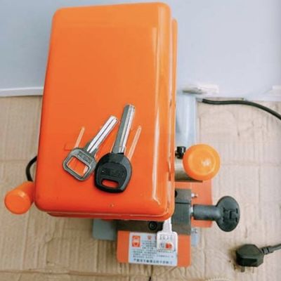 13.5kg Verticale machine à couper les clés pour les clés de voiture et de maison