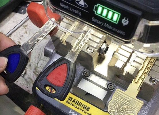 Xhorse Dolphin XP-007 Vertical Laser Flat Keys Machine de coupe avec tension nominale 24V